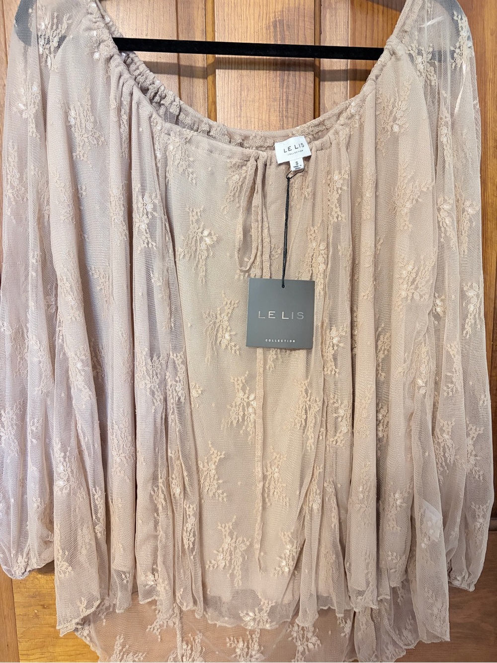 Le Lis Dusty Rose Lace Peasant Top
